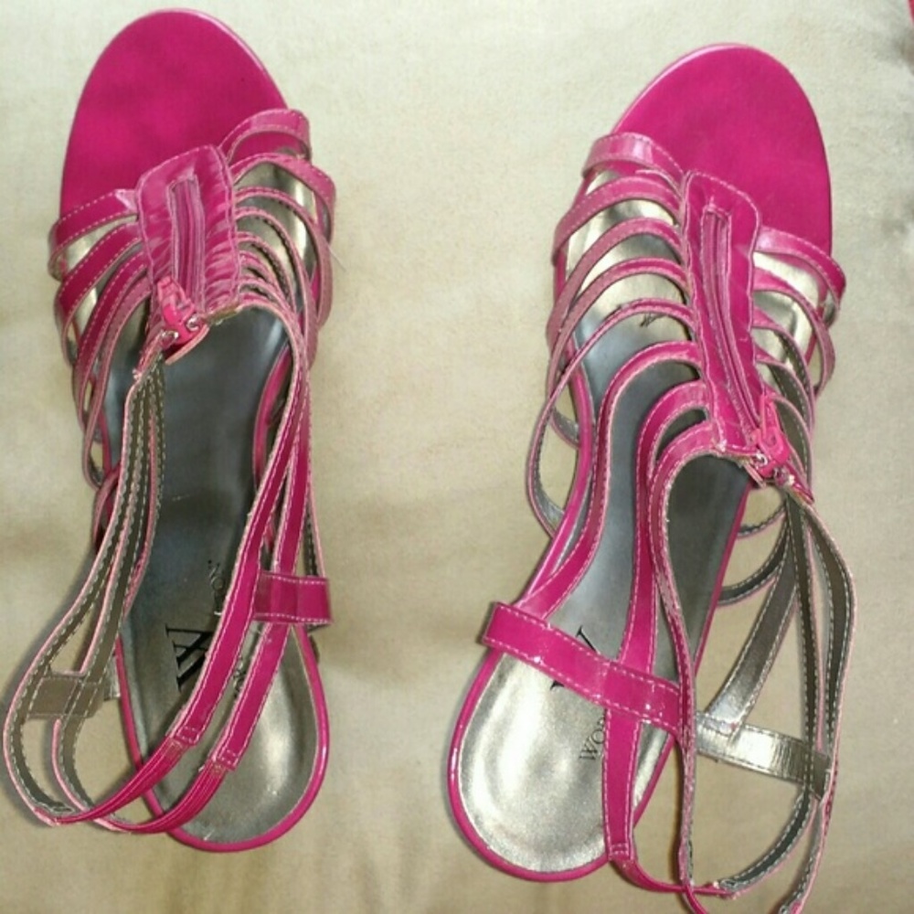 HOT PINK/FUSCIA STRAPPY GLADIATOR SANDALS